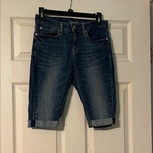 Levi Strauss Denim Signature Modern Skinny Shorts. Size 6 - W28